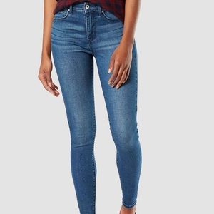 Levi’s Blue skinny jeans